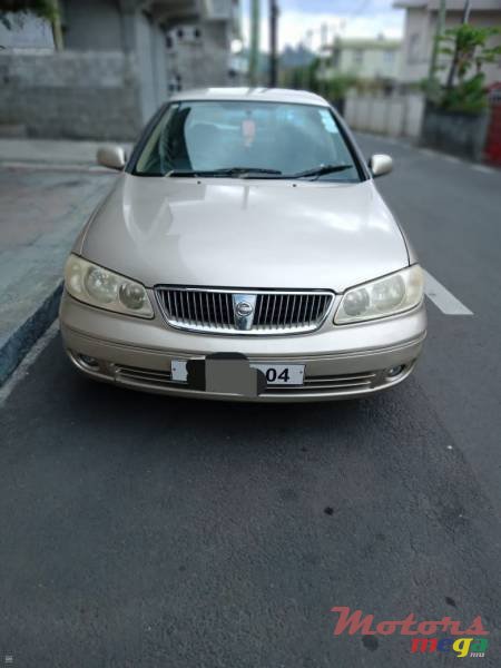 2004' Nissan Sunny photo #2