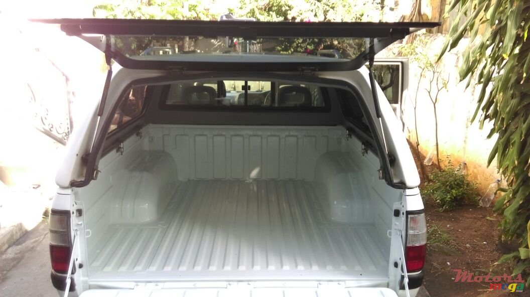 2004' Isuzu KB Series photo #5