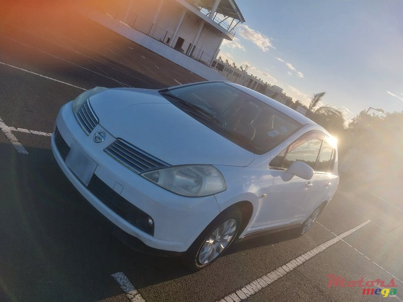 2005' Nissan Tiida photo #3