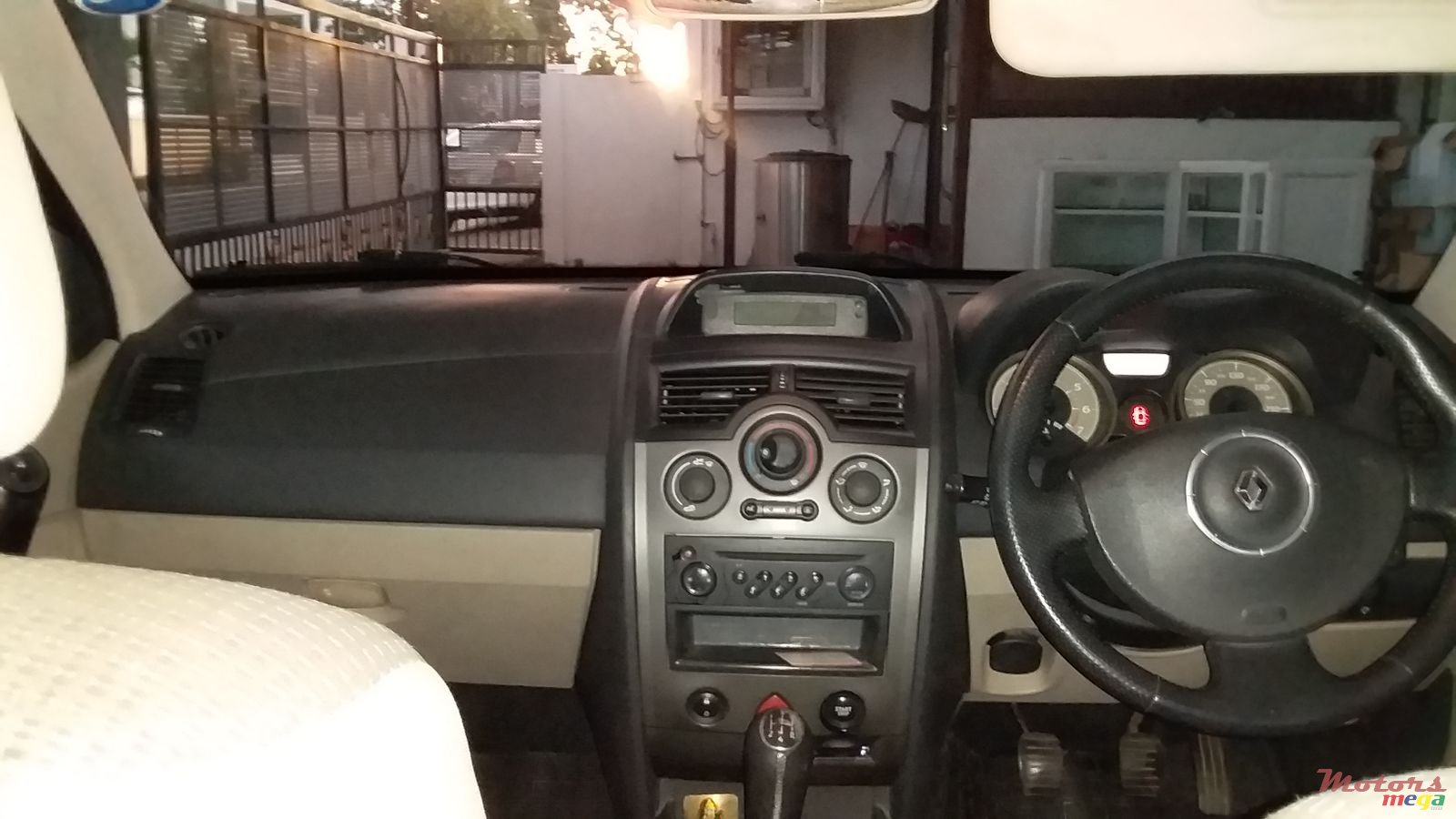 2006' Renault Megane photo #2