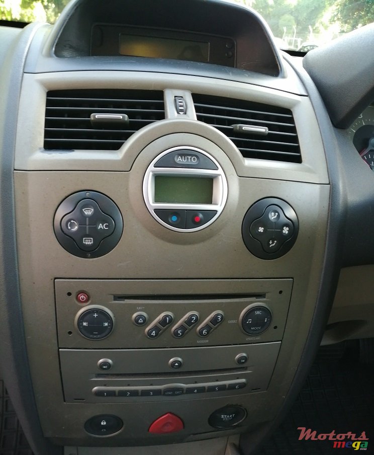 2007' Renault Megane - Megane II Fully Executive photo #5