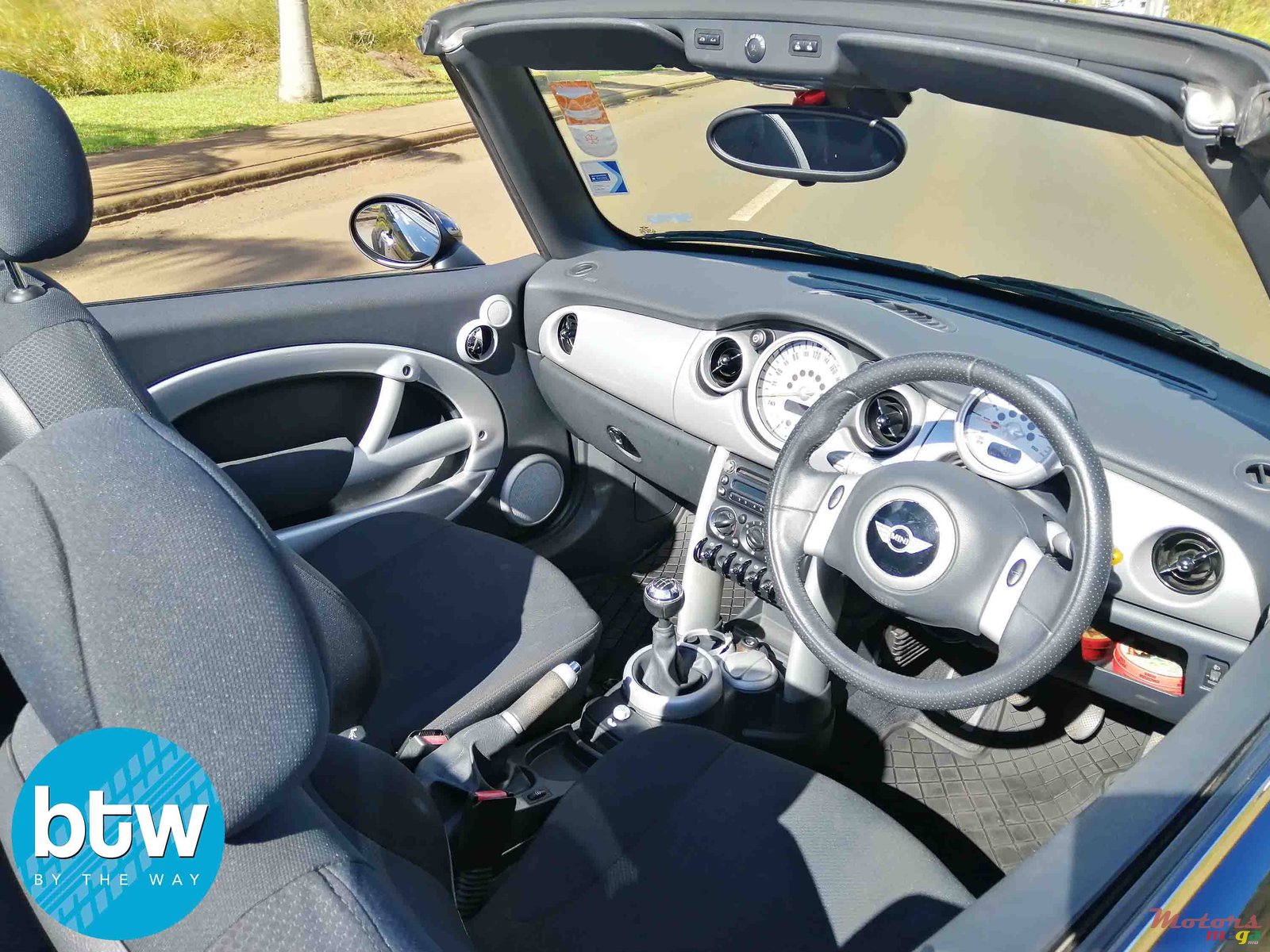 2009' MINI Cooper photo #7