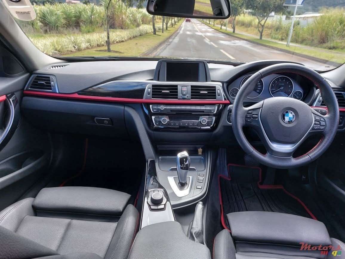 2017' BMW 318 photo #6