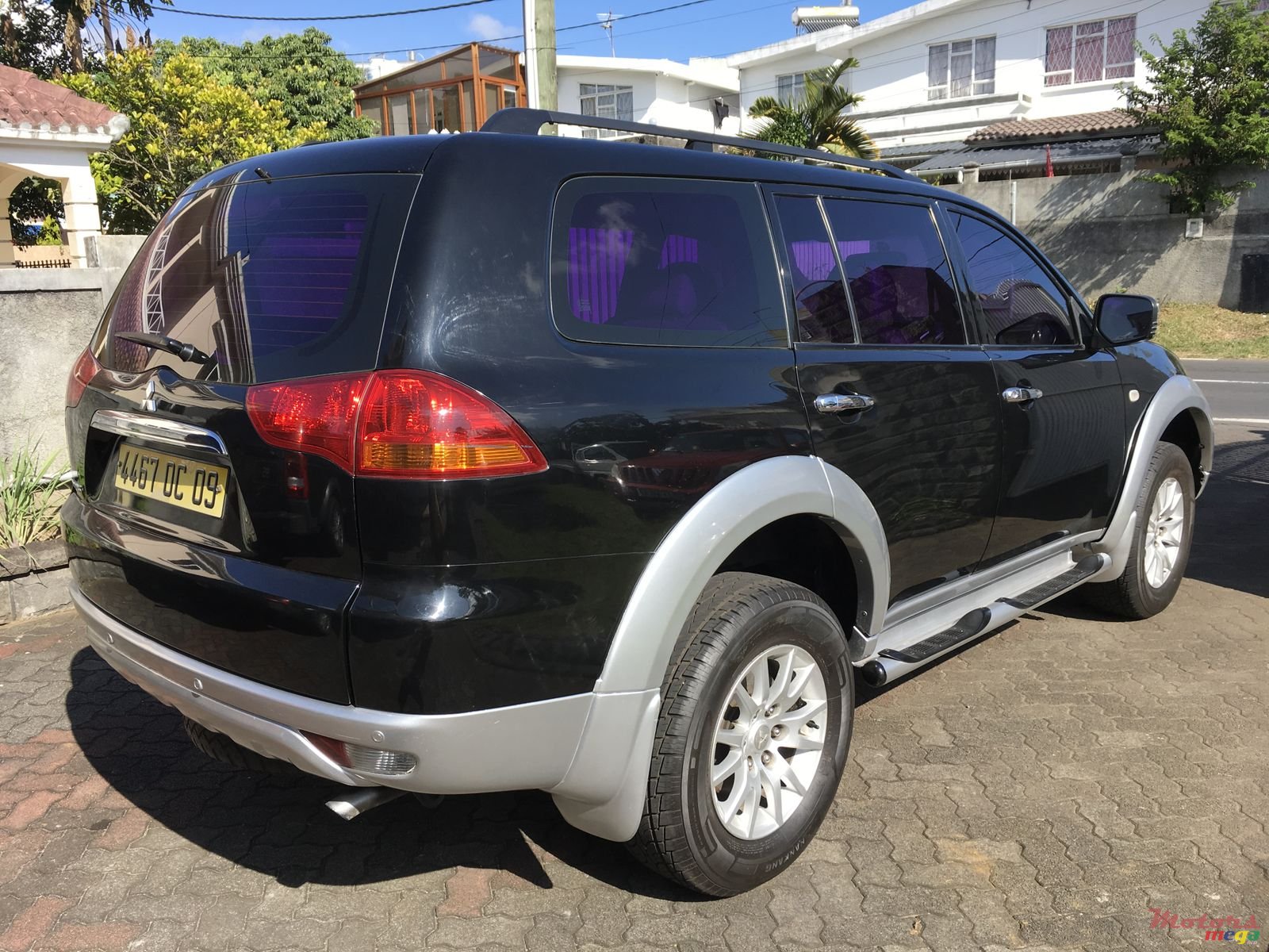 2009' Mitsubishi Pajero Sport photo #5