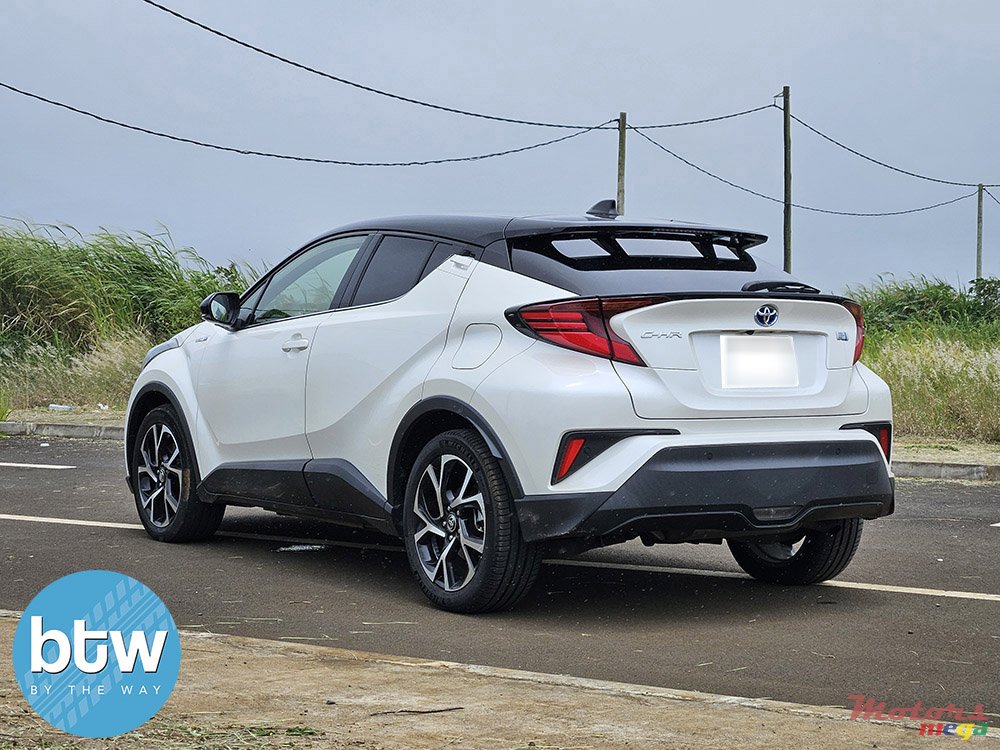 2021' Toyota C-HR photo #4