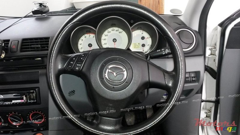 2007' Mazda 3 photo #2