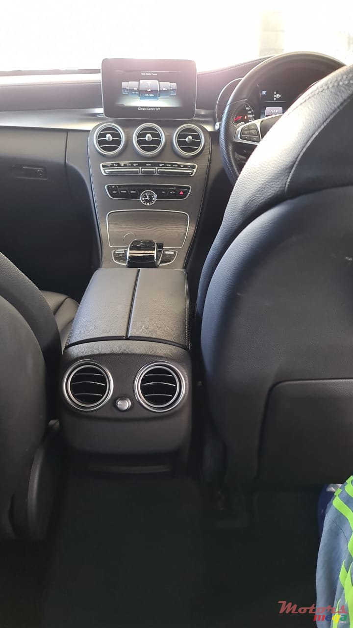 2015' Mercedes-Benz C-Class photo #7