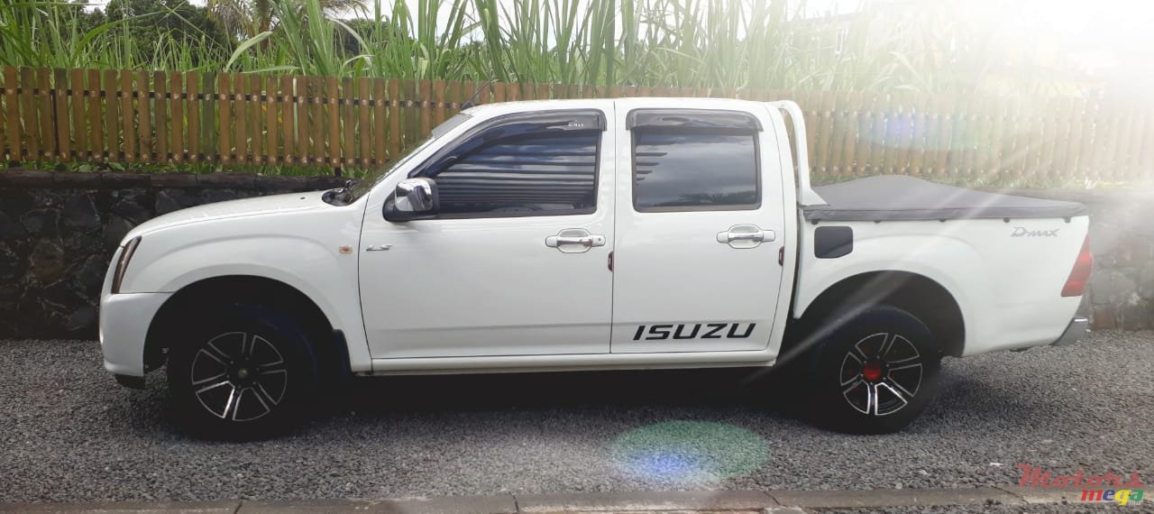 2009' Isuzu D-Max LS turbo photo #3