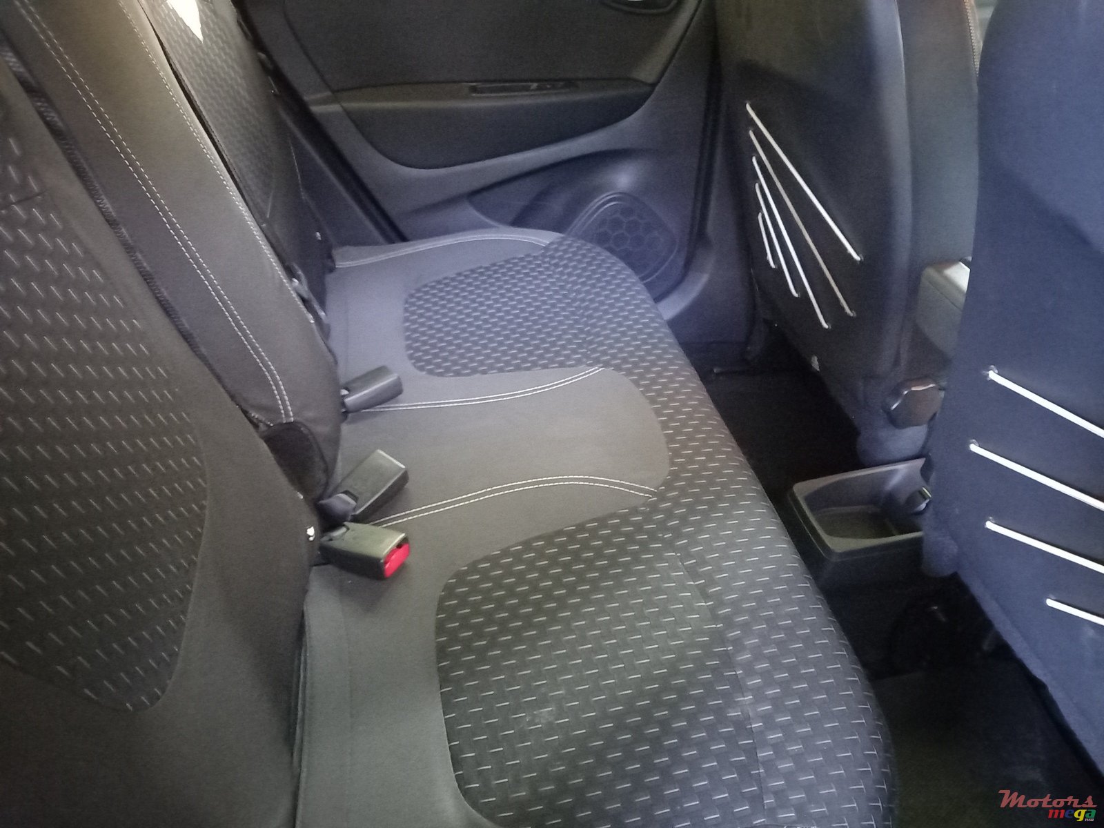 2019' Renault Captur photo #2