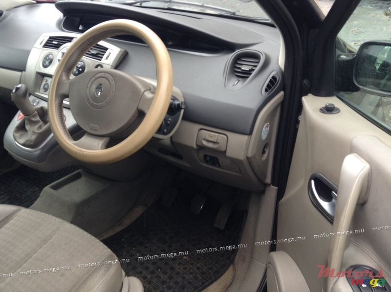 2005' Renault Megane Scenic photo #4