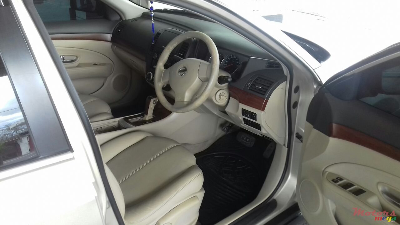 2008' Nissan Bluebird photo #3