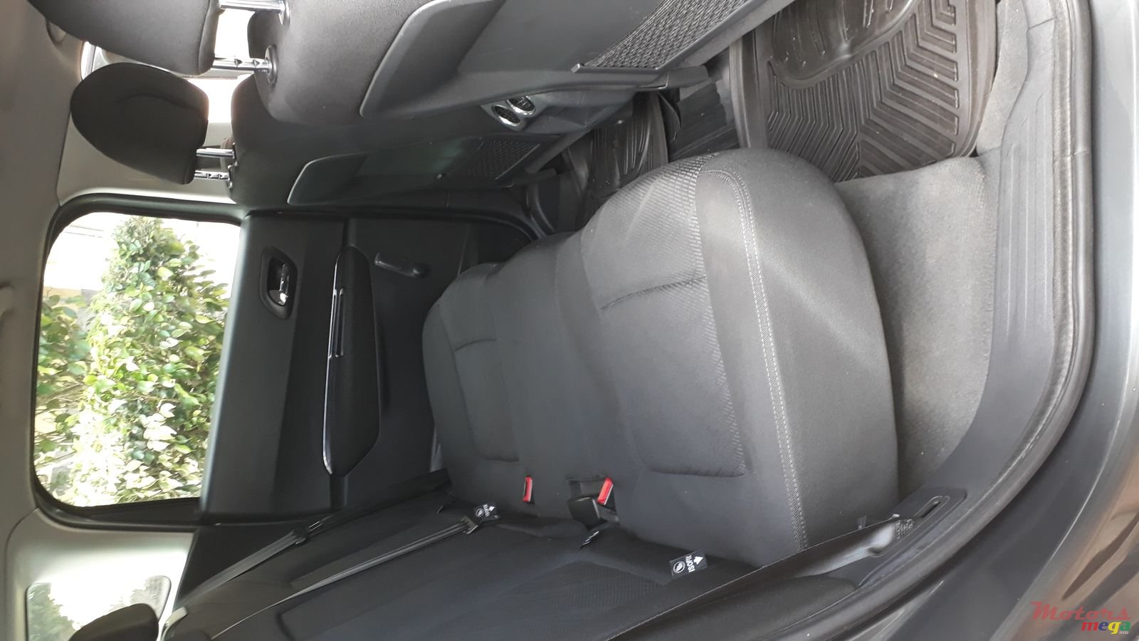 2010' Peugeot photo #5