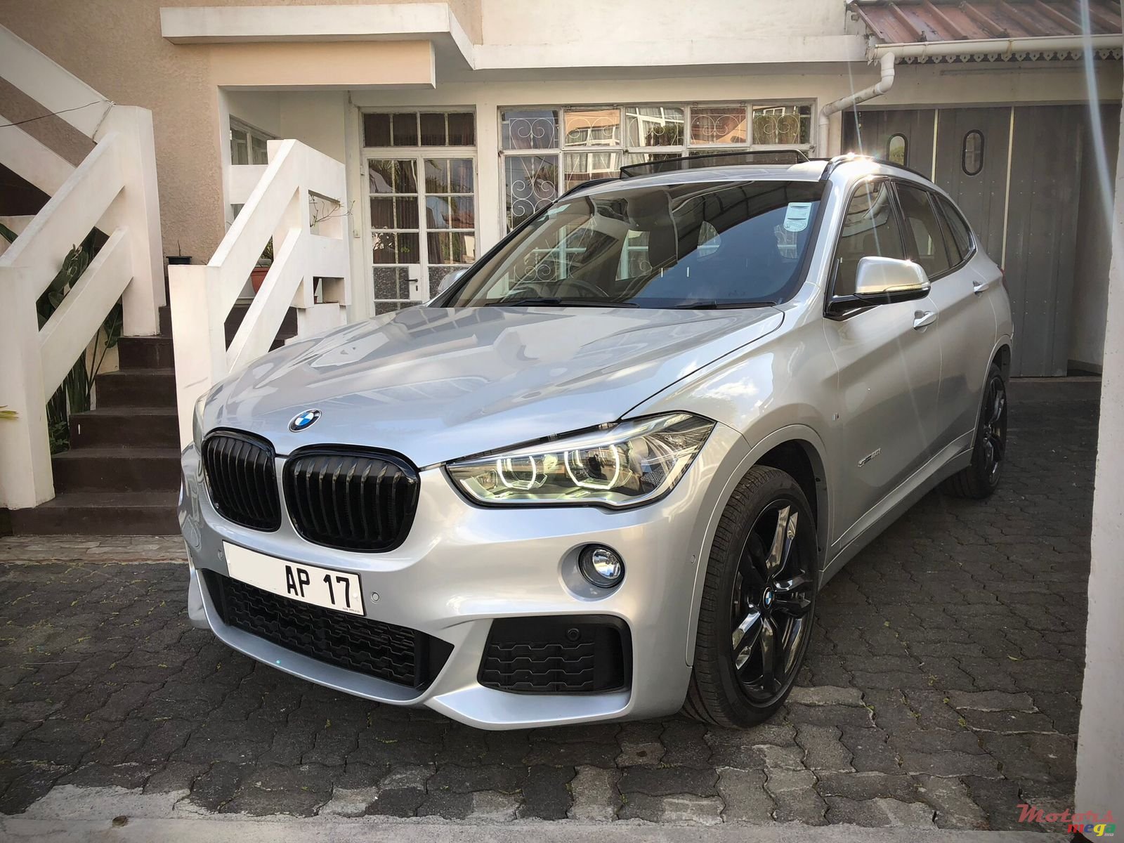 2017' BMW X1 20i photo #2