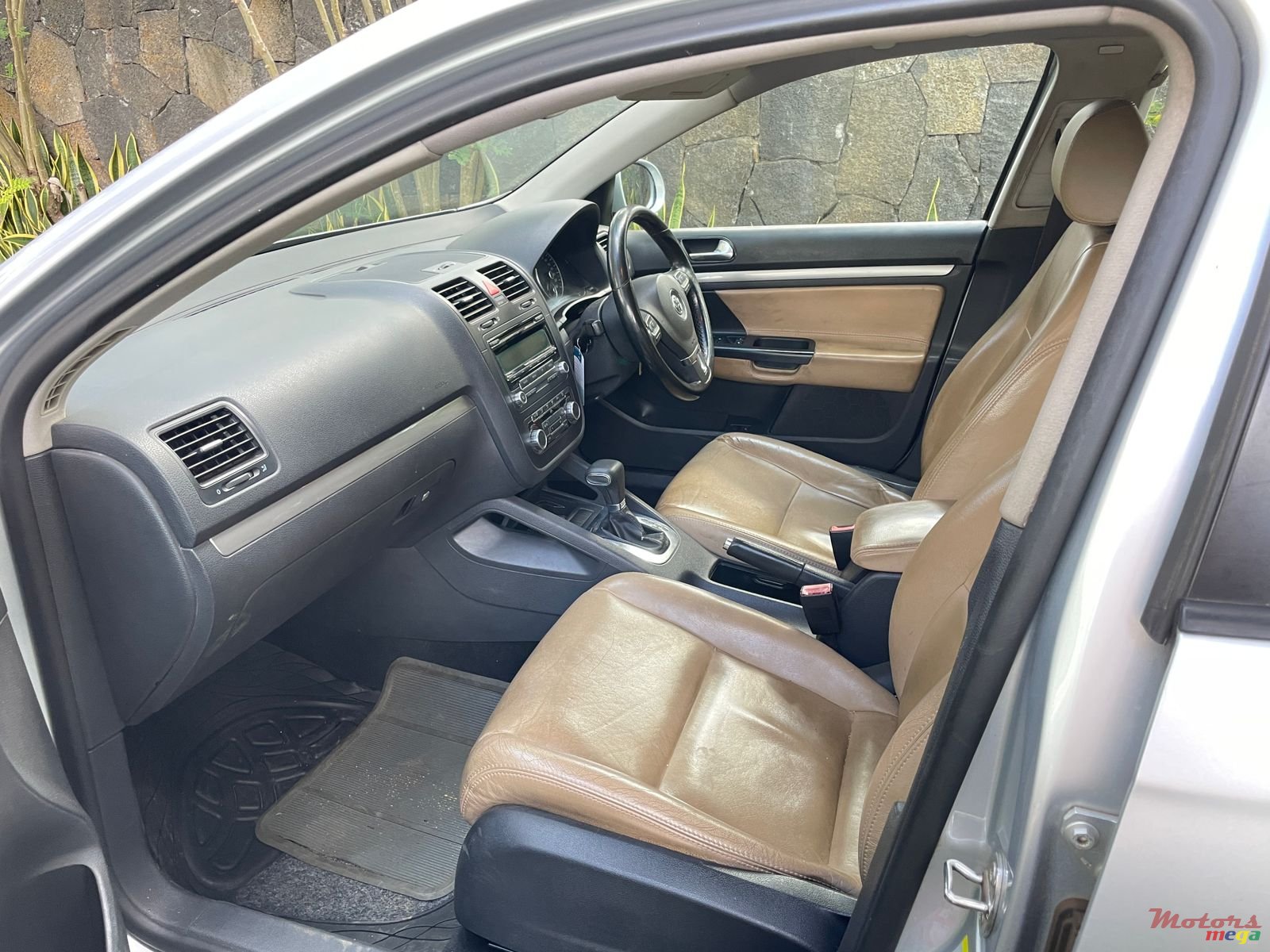 2011' Volkswagen Jetta photo #5