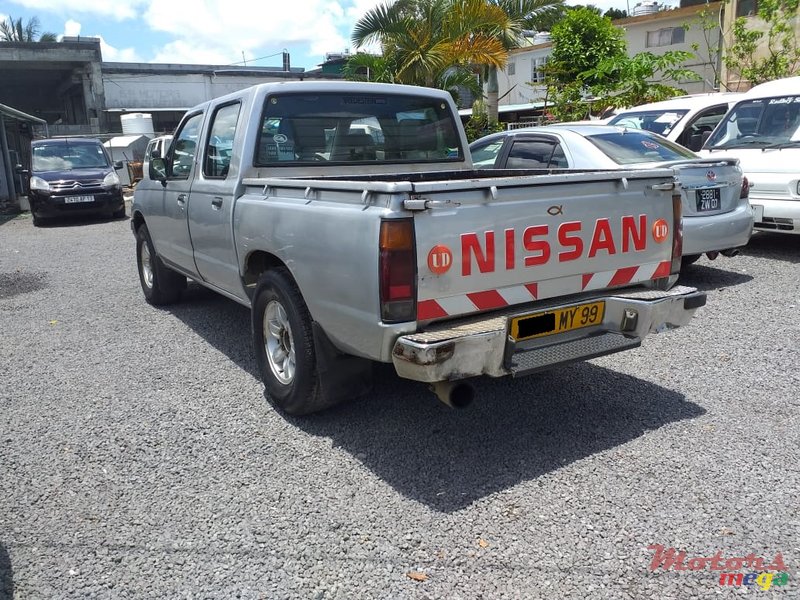 1999' Nissan Navara 4X2 photo #6