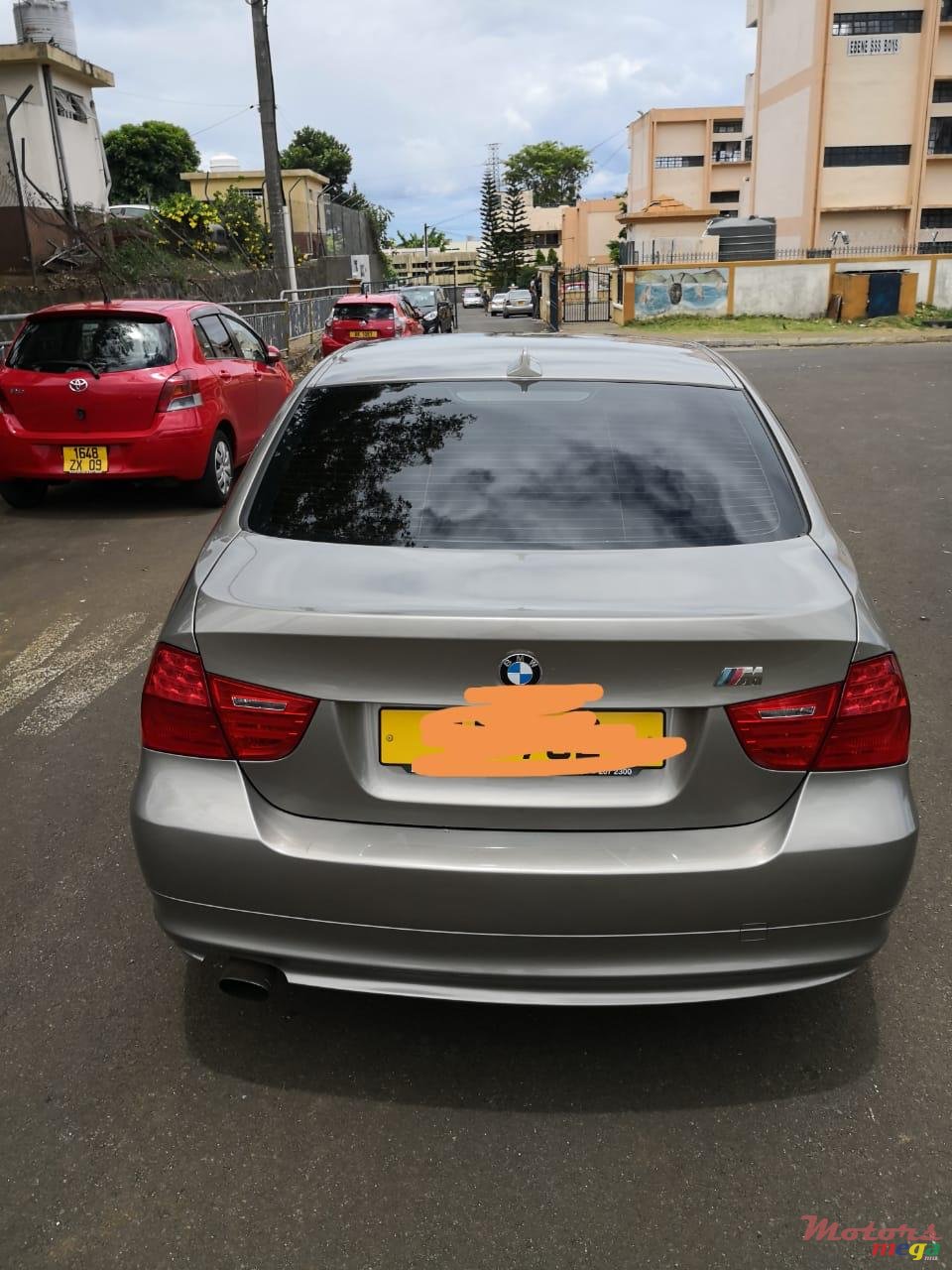 2011' BMW 3 Series None photo #2