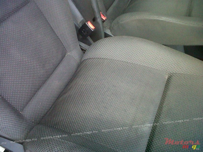 2002' Volkswagen Polo Classic photo #7