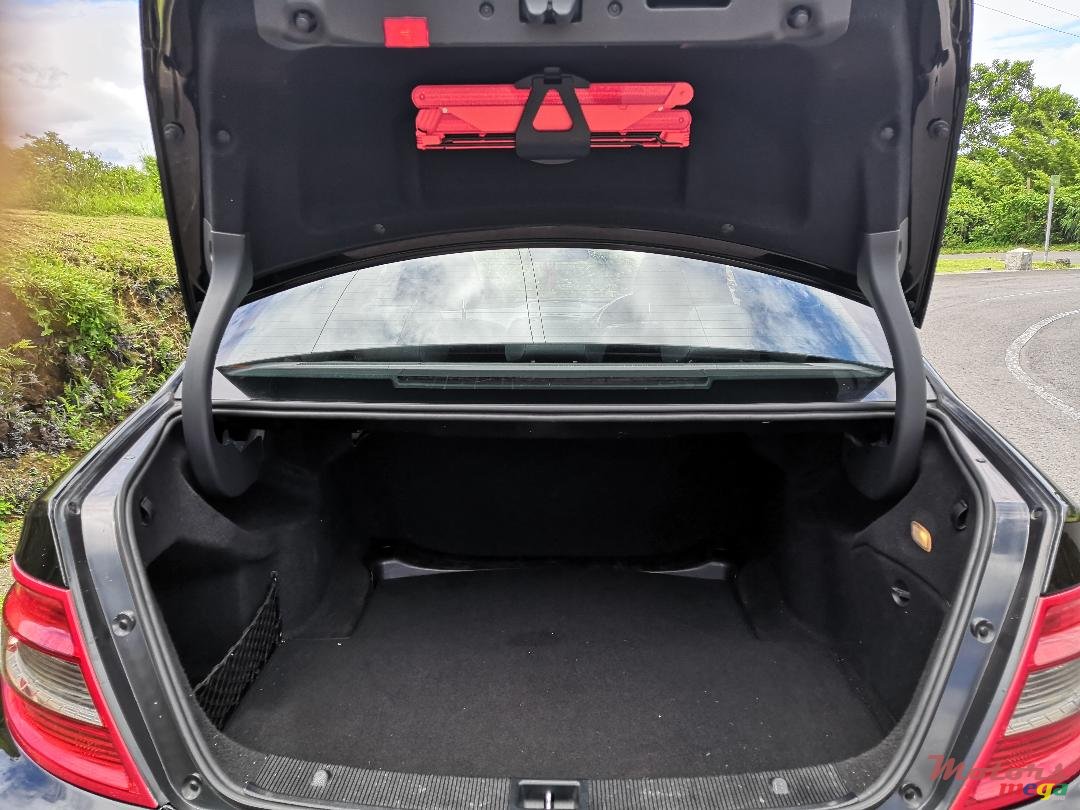 2009' Mercedes-Benz C-Class AMG Sport Pack photo #6