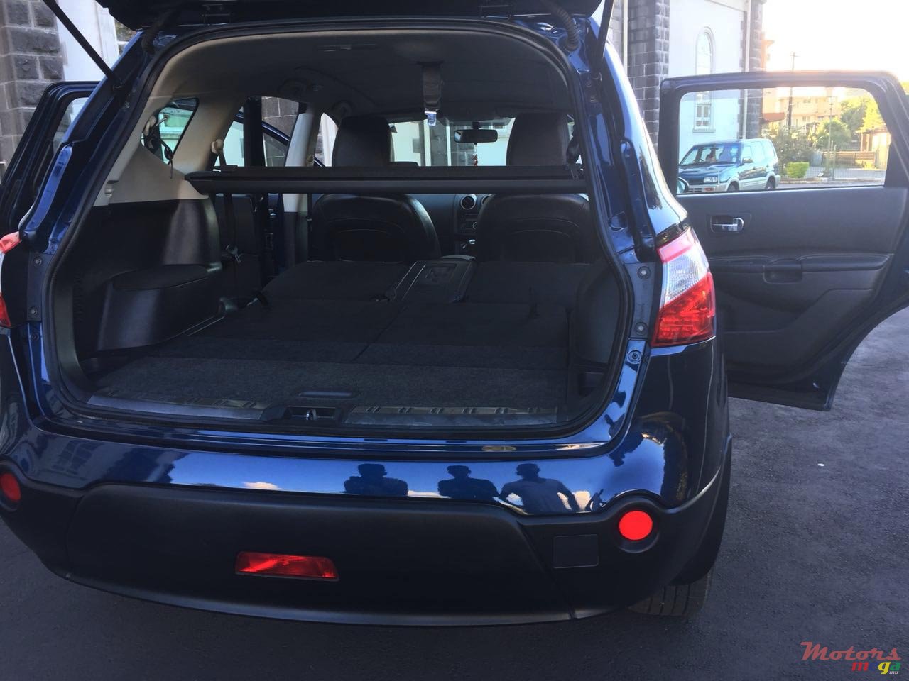 2010' Nissan Qashqai+2 photo #4