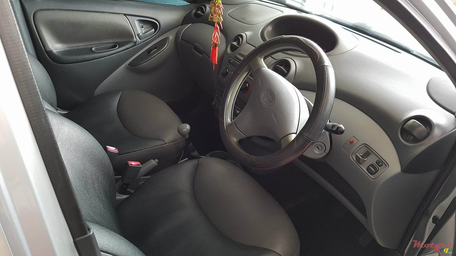 1999' Toyota Vitz VITZ photo #5