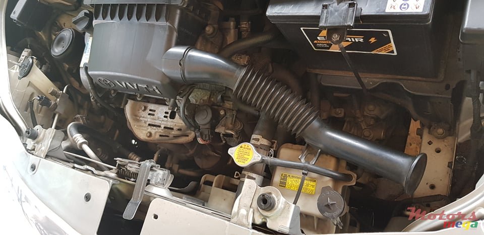 2006' Toyota belta photo #4