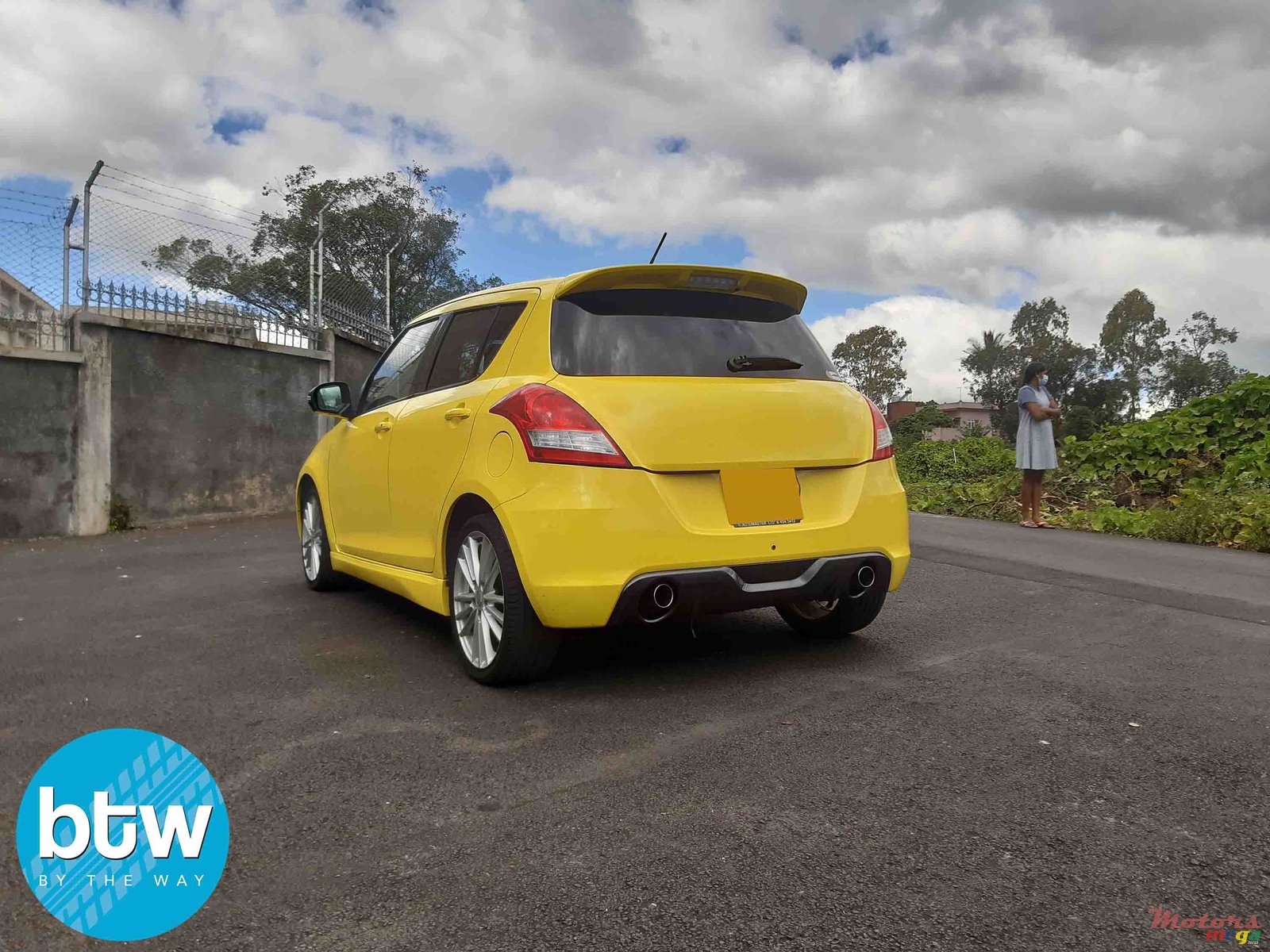 2013' Suzuki Swift Sport photo #2