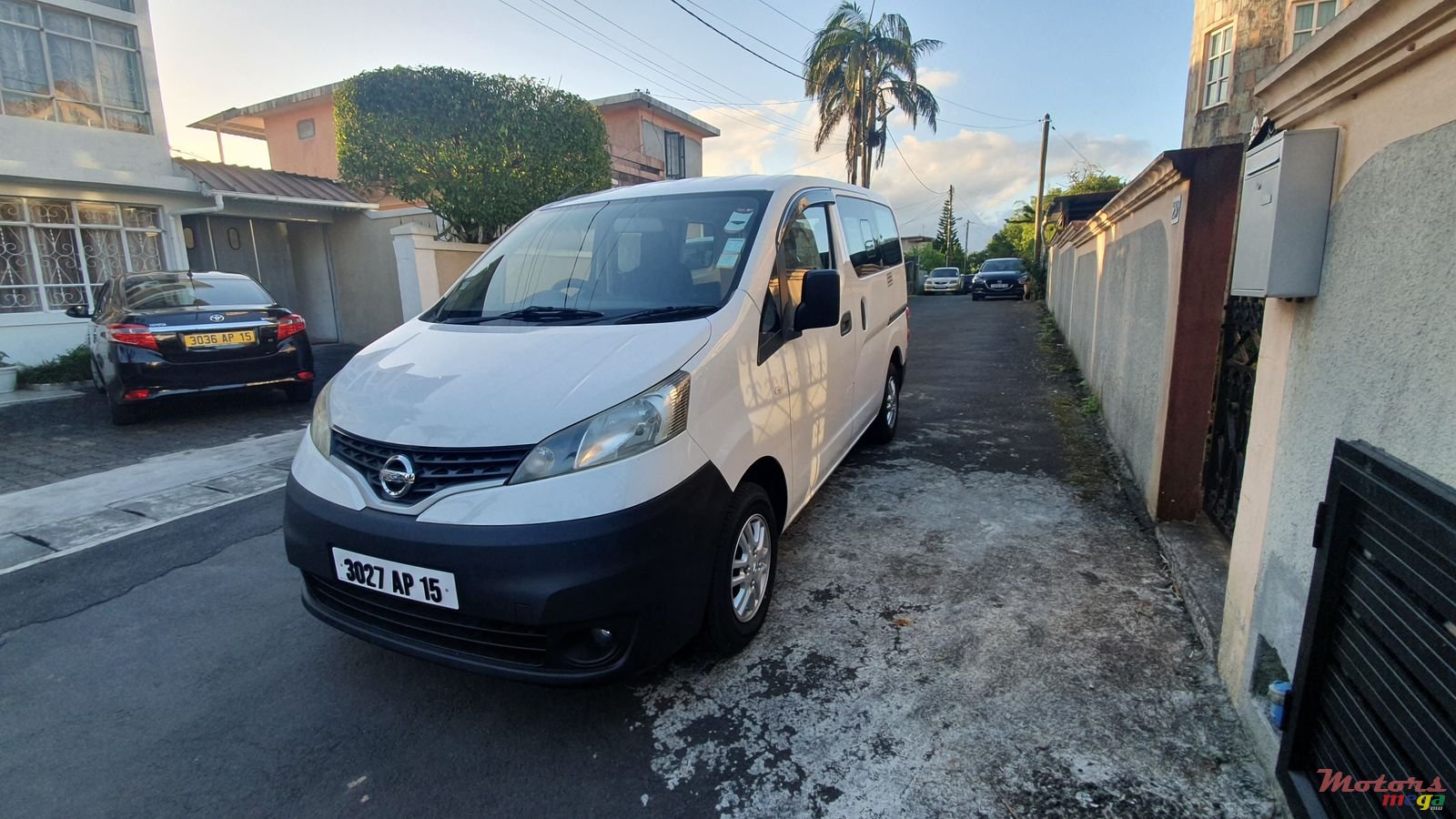 2015' Nissan NV photo #7