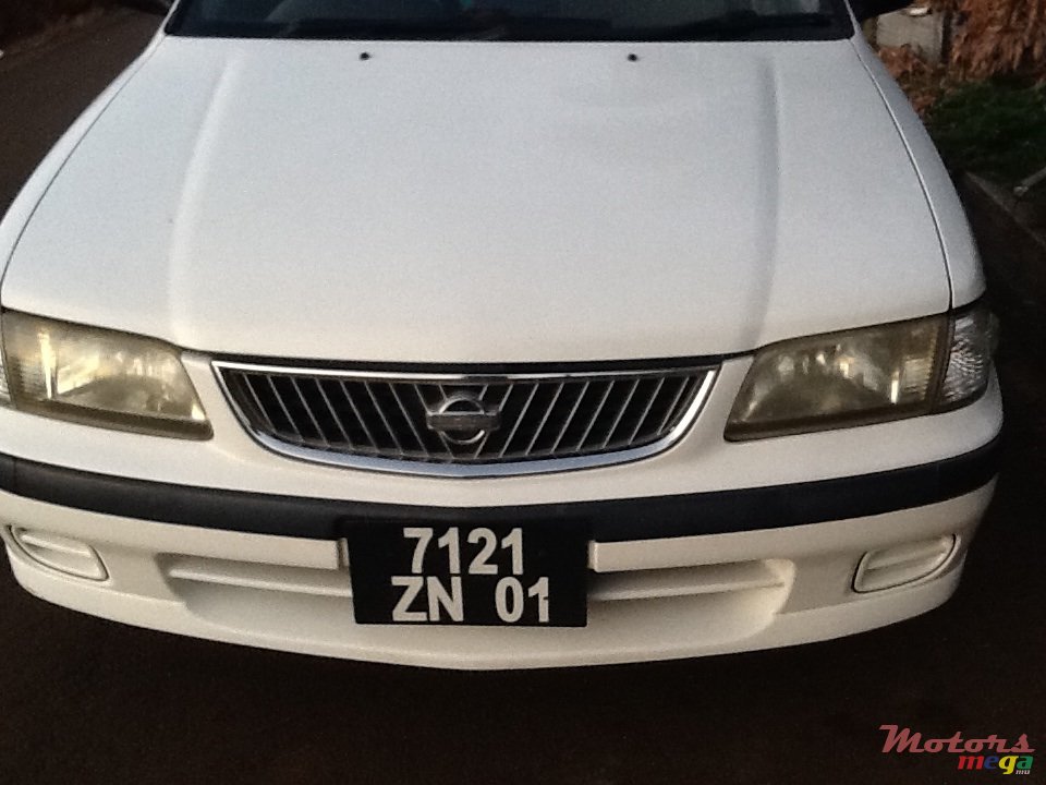 2001' Nissan photo #5