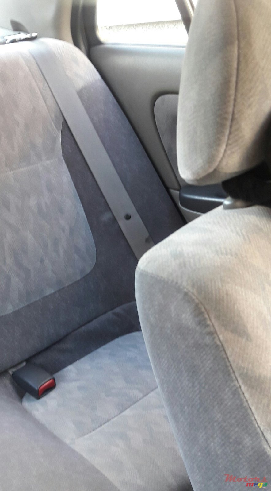 2001' Nissan photo #6