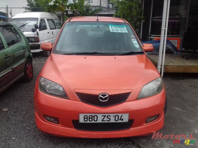 2004' Mazda 2 photo #1