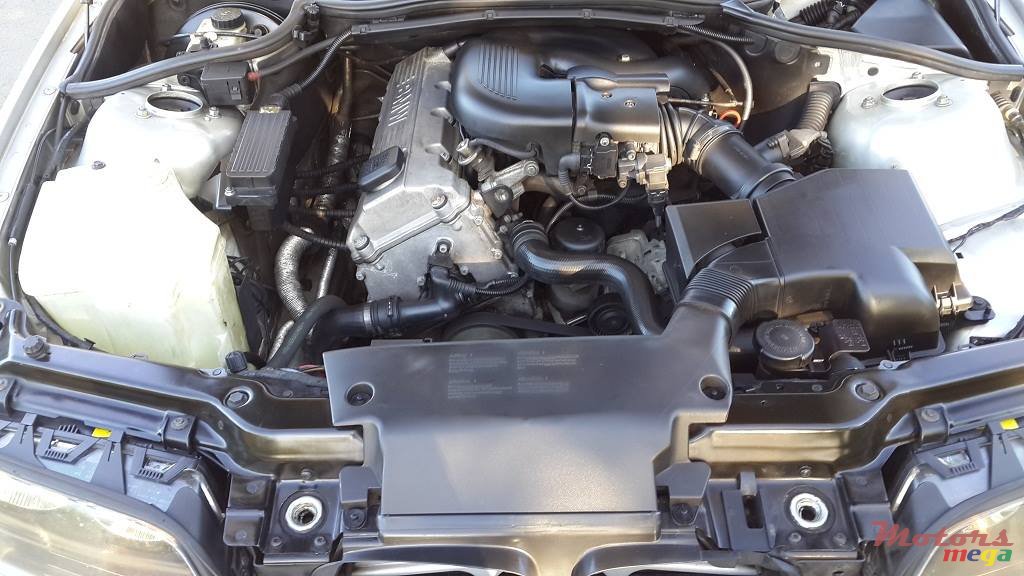 2000' BMW 318i (E46) photo #5