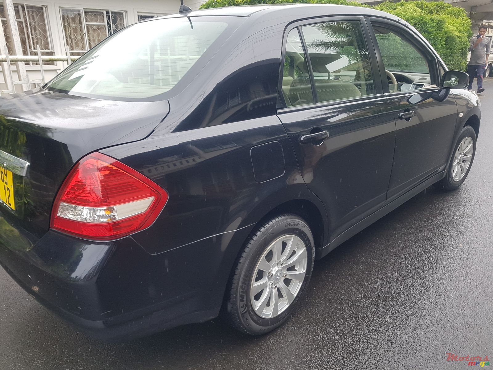 2012' Nissan Tiida photo #2