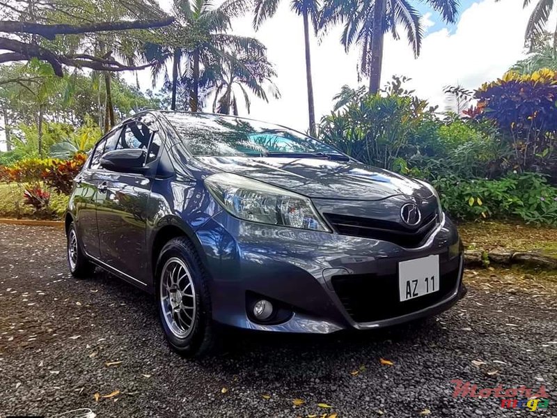 2011' Toyota Vitz photo #3