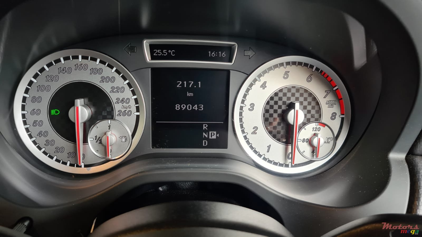 2013' Mercedes-Benz A 180 photo #4