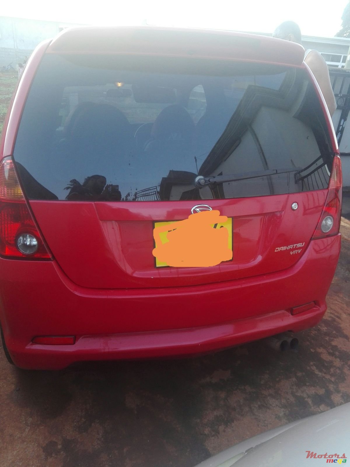 2000' Daihatsu YRV photo #1