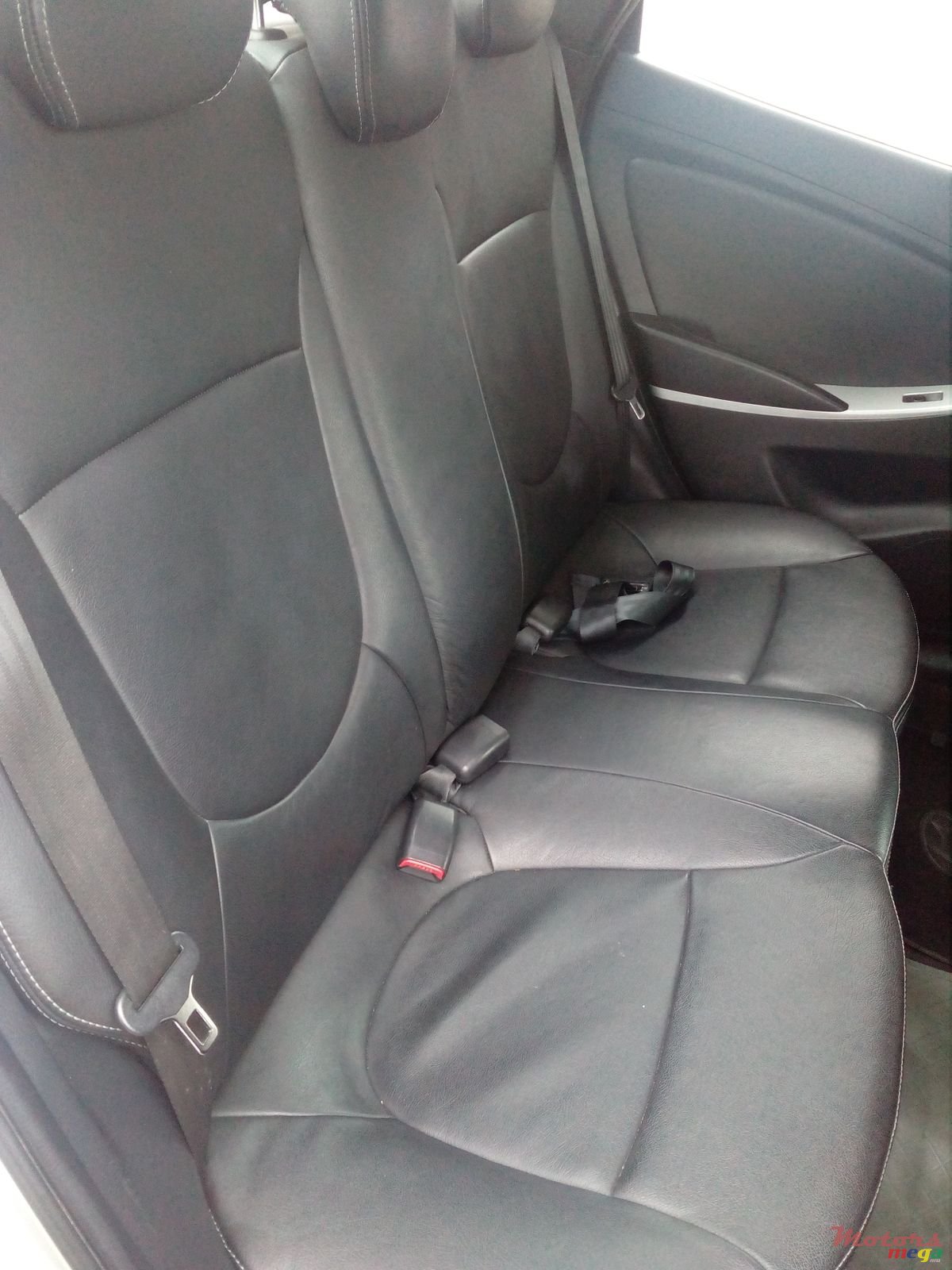 2012' Hyundai Accent photo #3