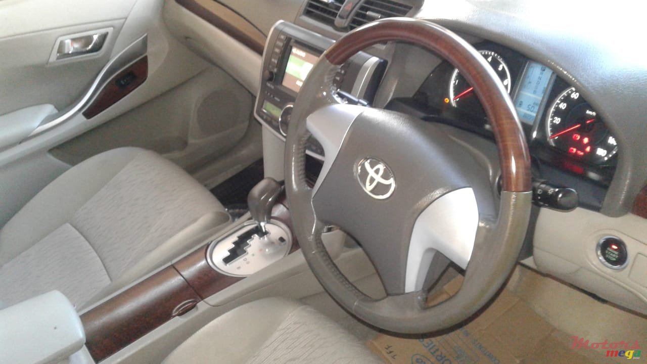 2012' Toyota photo #4