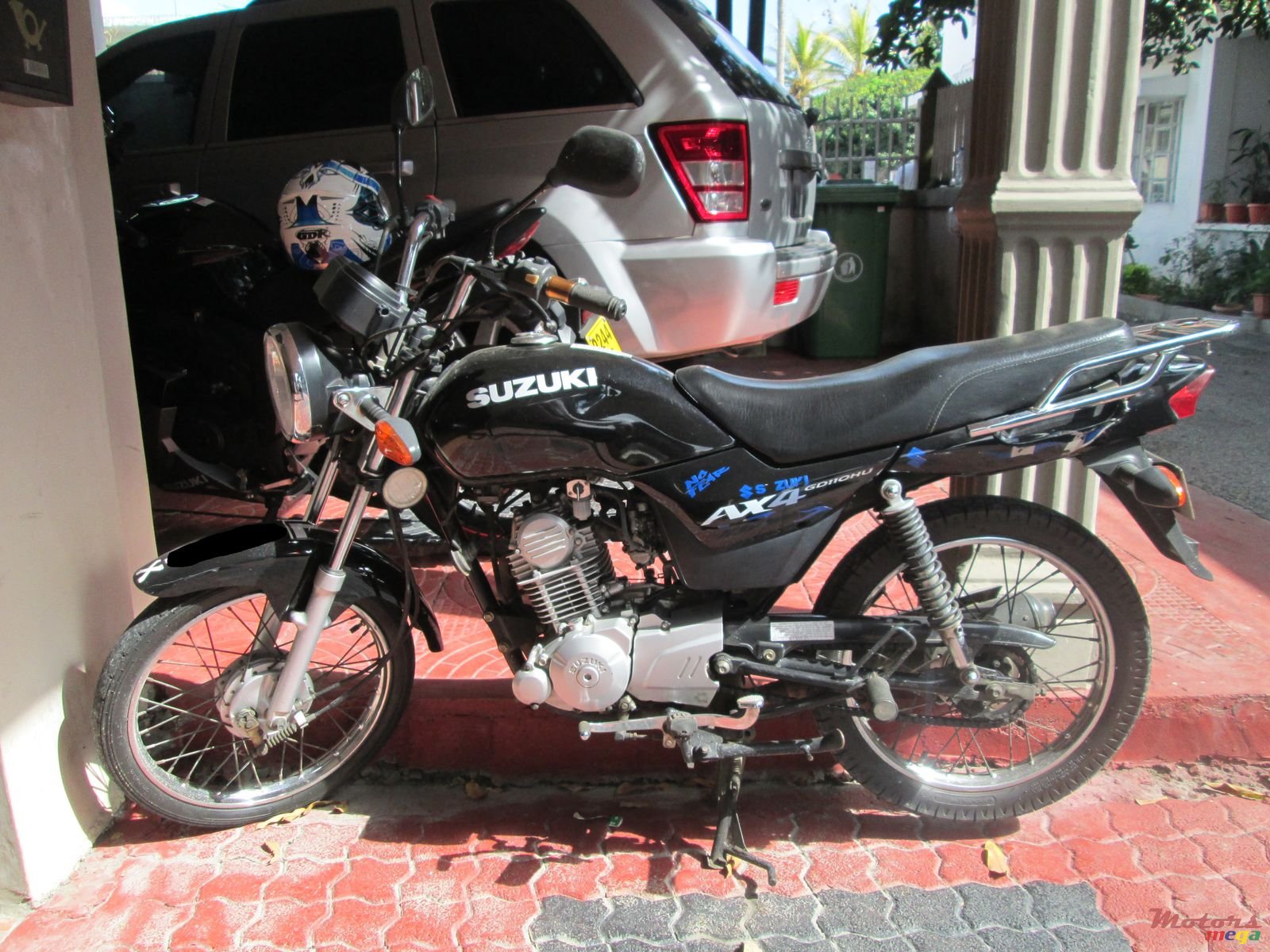 2013' Suzuki AX4 photo #1