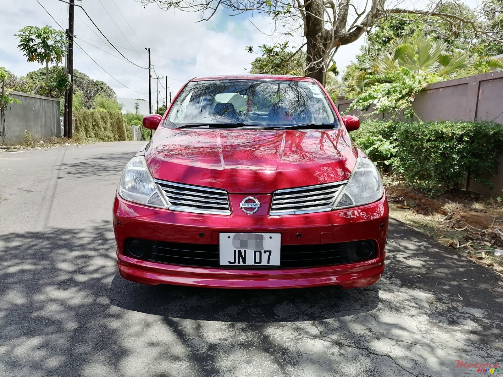 2007' Nissan Tiida photo #1