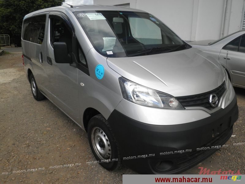 2009' Nissan 200 NV photo #1