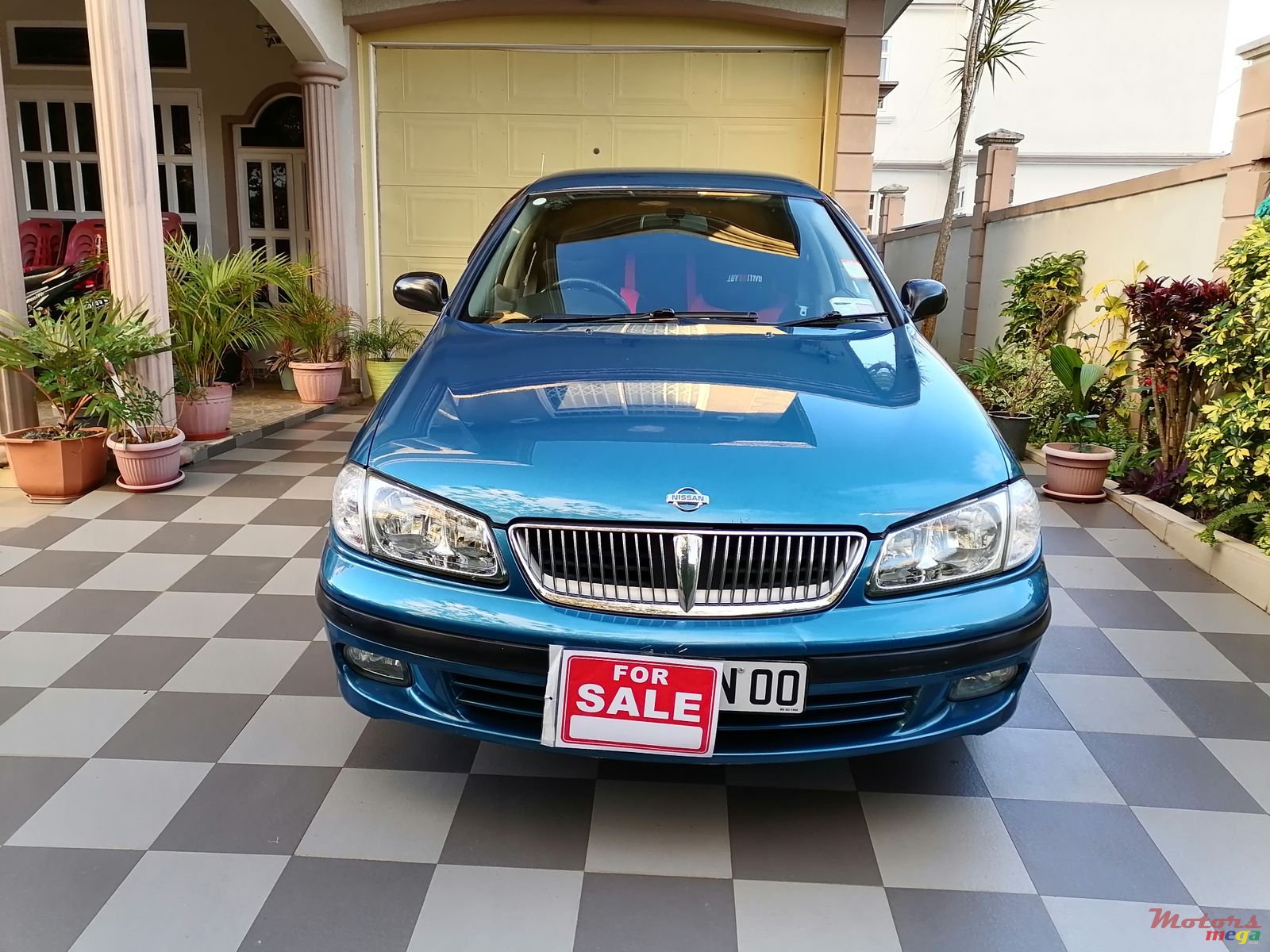 2000' Nissan Sunny photo #1