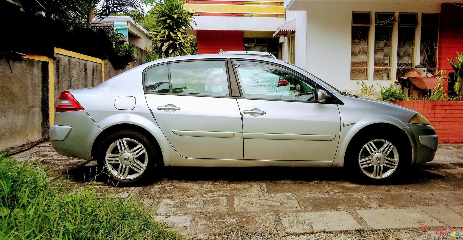 2007' Renault Megane photo #3