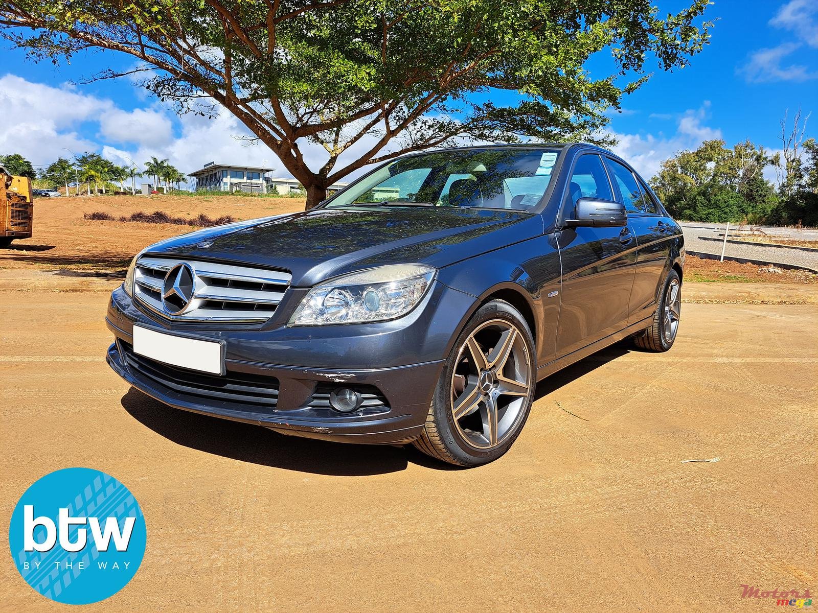 2010' Mercedes-Benz C-Class photo #2