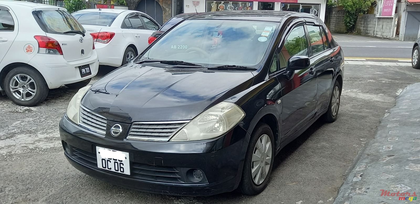 2006' Nissan Tiida photo #1