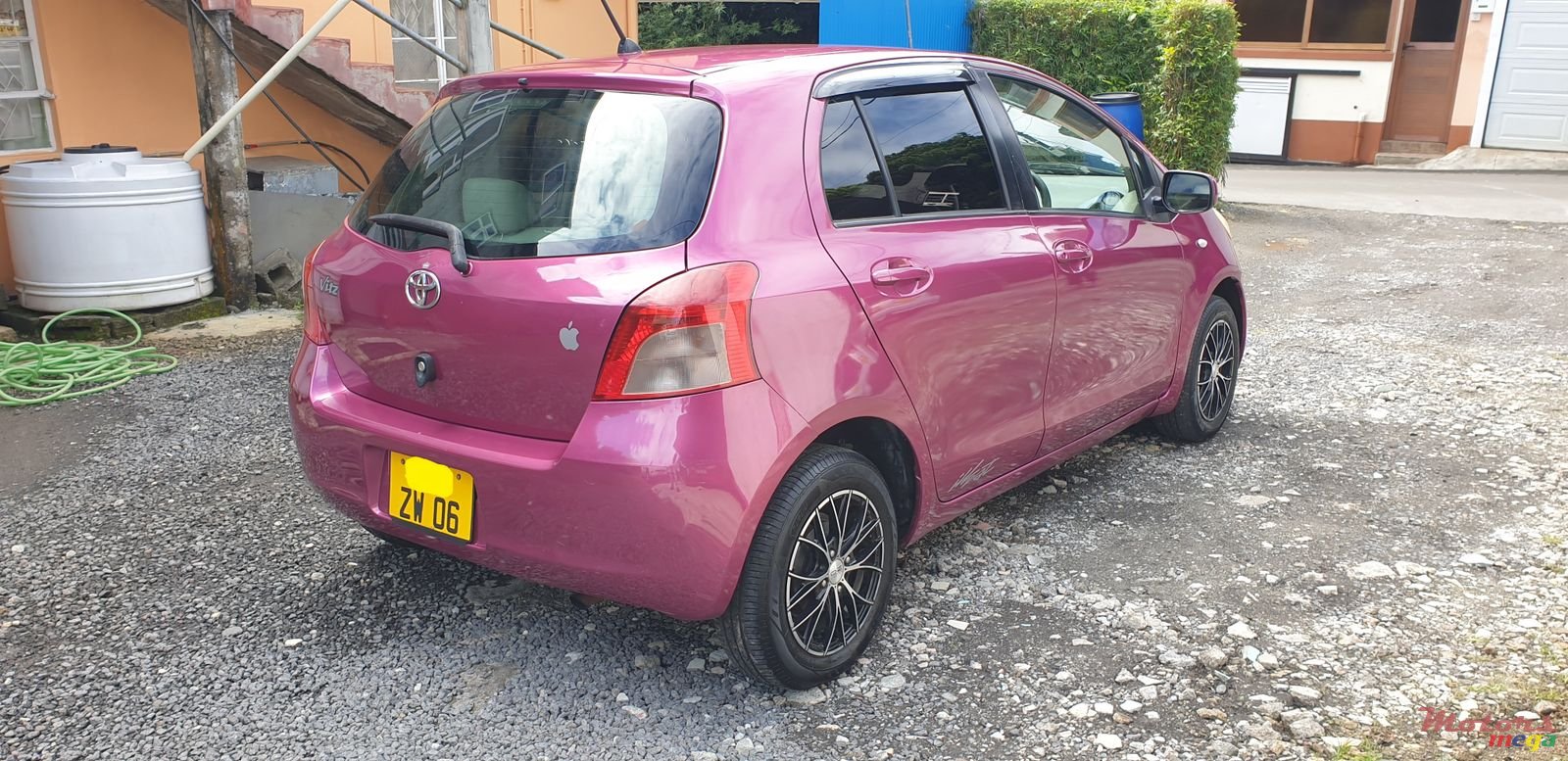 2006' Toyota Vitz photo #7