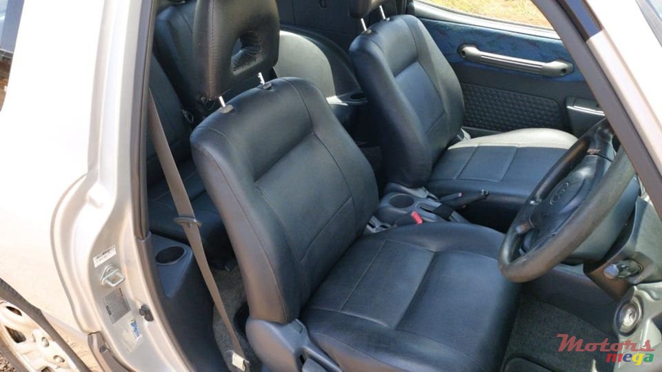 1998' Toyota RAV4 photo #5