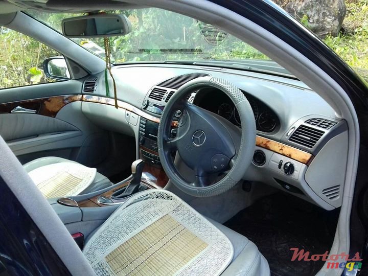 2003' Mercedes-Benz 220E E220 CDI photo #3