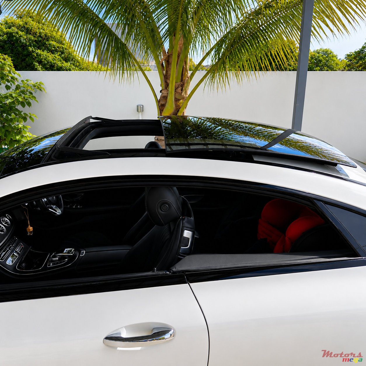 2019' Mercedes-Benz E 300 photo #7