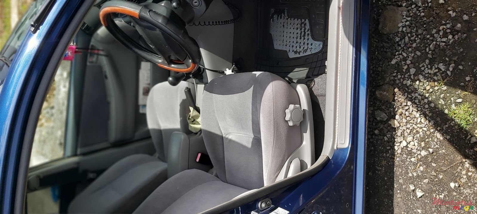 2001' Toyota Corolla photo #4