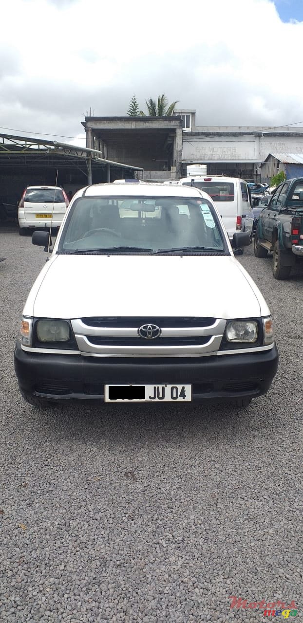 2004' Toyota Hilux photo #4